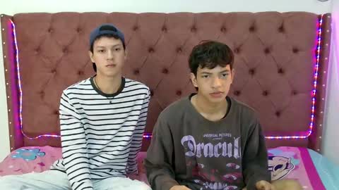 ALEX - TAYLER  -MIKE online show from 12/16/24, 01:43