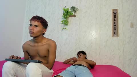 ALEX - TAYLER  -MIKE online show from 03/26/26, 01:22