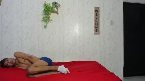 ALEX - TAYLER  -MIKE online show from 04/10/26, 01:33