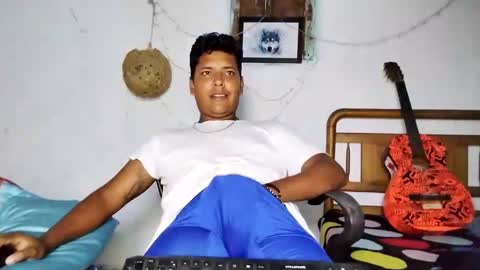 Snapshot of boysex1124 chatting on 01/07/25, 01:46 andrew online show from 01/07/25, 01:46