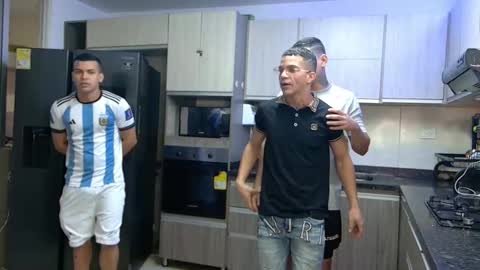 Angelo Mark Fernando Taylor online show from 12/21/25, 11:39