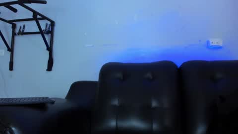 Snapshot of boysweet_boys chatting on 02/11/25, 10:18 Paul and Max online show from 02/11/25, 10:18