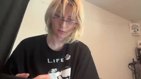 boywithbug online show from 06/03/26, 05:18