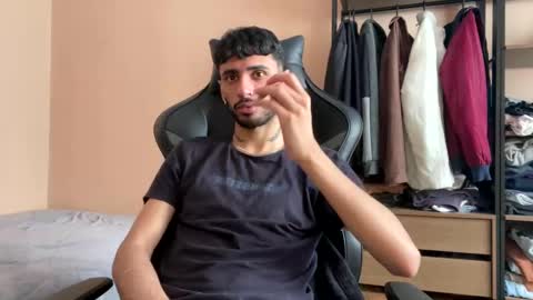 boyzinm2 online show from 11/12/25, 12:38