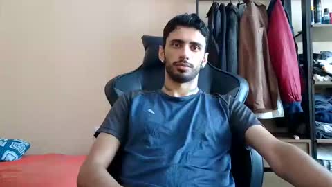 boyzinm2 online show from 03/18/26, 01:14