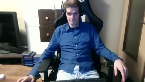 Snapshot of bponie1 chatting on 12/24/24, 11:00 bponie1 online show from 12/24/24, 11:00