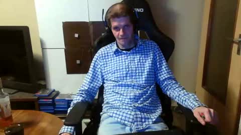 Snapshot of bponie1 chatting on 12/28/24, 02:11 bponie1 online show from 12/28/24, 02:11