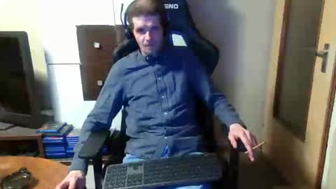 Snapshot of bponie1 chatting on 12/31/24, 03:34 bponie1 online show from 12/31/24, 03:34