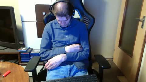 Snapshot of bponie1 chatting on 01/25/25, 02:04 bponie1 online show from 01/25/25, 02:04