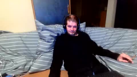 Snapshot of bponie1 chatting on 09/15/25, 12:21 bponie1 online show from 09/15/25, 12:21