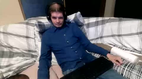 Snapshot of bponie1 chatting on 09/22/25, 01:18 bponie1 online show from 09/22/25, 01:18