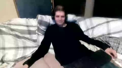 Snapshot of bponie1 chatting on 10/18/25, 04:15 bponie1 online show from 10/18/25, 04:15