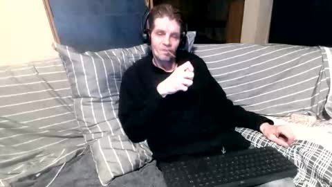 bponie1 online show from 11/30/25, 12:14