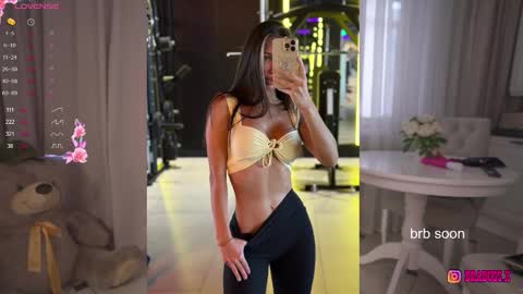 Snapshot of brabuss_ chatting on 03/13/26, 05:36 Lana online show from 03/13/26, 05:36