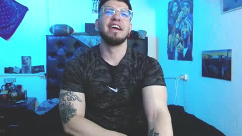 brad hot boy online show from 11/28/25, 06:10