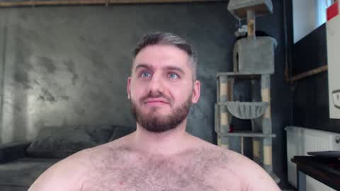 Snapshot of brad_pittfall chatting on 12/07/24, 01:07 ask me online show from 12/07/24, 01:07