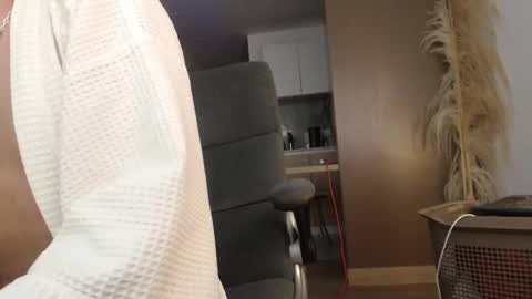 Snapshot of bradley_muscle chatting on 02/24/25, 05:11 Bradley online show from 02/24/25, 05:11