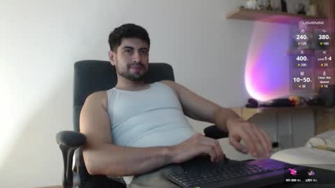 Snapshot of bradley_muscle chatting on 09/09/25, 05:18 Bradley online show from 09/09/25, 05:18