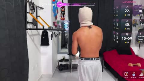 Snapshot of bradley_strong_ chatting on 10/31/25, 10:44 Bradley Strong online show from 10/31/25, 10:44