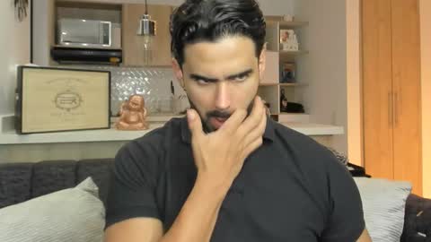 bradleymartin7 online show from 10/10/25, 11:37