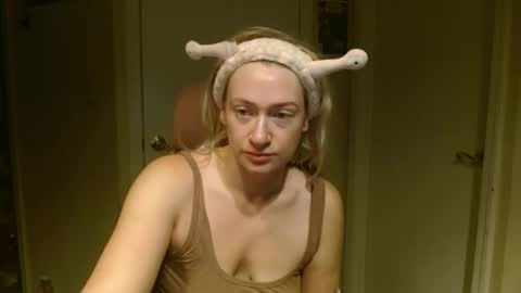 Snapshot of braindeadbetty chatting on 05/27/26, 12:02 i am a naughty jedi knight online show from 05/27/26, 12:02