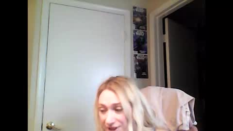 Snapshot of braindeadbetty chatting on 06/06/26, 02:22 i am a naughty jedi knight online show from 06/06/26, 02:22