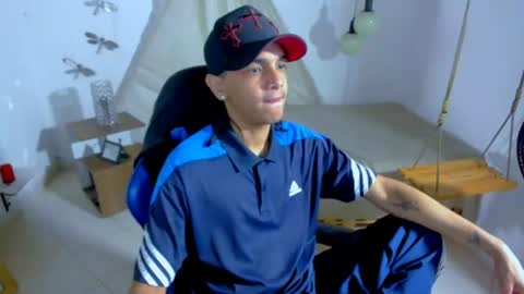 Snapshot of brand_hades chatting on 06/19/26, 02:05 B R A N D online show from 06/19/26, 02:05