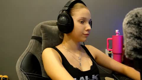 Alice online show from 12/17/25, 03:29