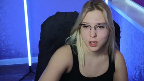 Belle  online show from 01/13/25, 07:32