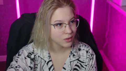 Belle  online show from 01/22/25, 02:37