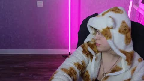 Belle  online show from 01/30/25, 04:06