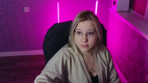 Belle  online show from 02/05/25, 12:53