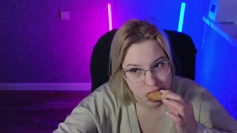 Belle  online show from 02/13/25, 03:07