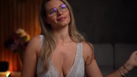 Alex online show from 02/09/25, 04:36