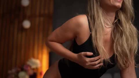 Alex online show from 10/08/25, 03:59