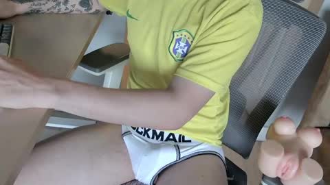 Snapshot of brazilian_hunger chatting on 05/31/26, 04:14 brazilian_hunger online show from 05/31/26, 04:14