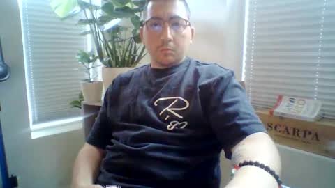 Snapshot of breakingbad84 chatting on 06/04/26, 11:27 breakingbad84 online show from 06/04/26, 11:27