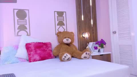 Snapshot of bree_watson chatting on 02/25/26, 12:26 Bree online show from 02/25/26, 12:26