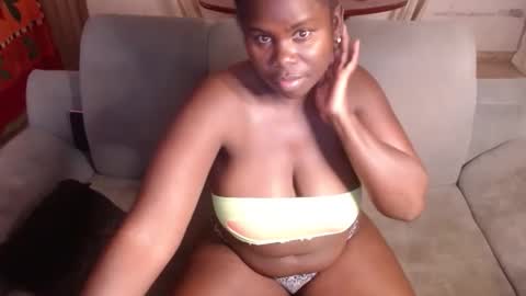 Valentina online show from 11/19/25, 07:19