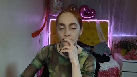 Snapshot of breeterner chatting on 03/10/25, 04:38 breeterner online show from 03/10/25, 04:38