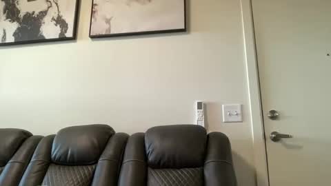 Snapshot of breezydoesit95 chatting on 01/05/26, 11:30 breezydoesit95 online show from 01/05/26, 11:30