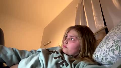 Breezyxlove online show from 04/17/26, 02:25