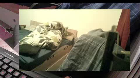 Snapshot of bremer64 chatting on 06/12/26, 07:18 bremer64 online show from 06/12/26, 07:18