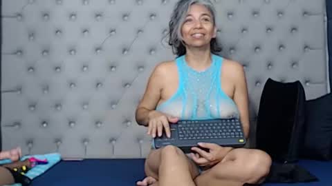 BRENDA VELASQUEZ online show from 03/19/26, 07:18