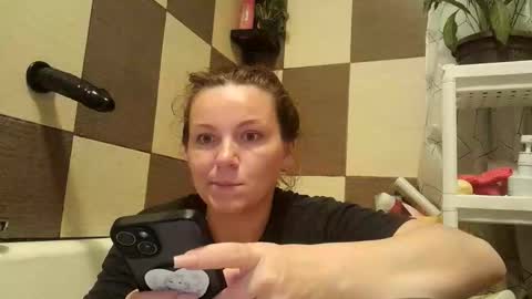 Snapshot of brendaaryas chatting on 05/04/26, 07:32 Brenda online show from 05/04/26, 07:32