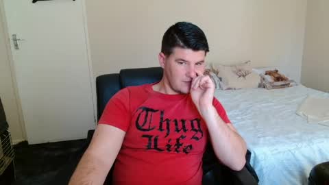 Snapshot of brendansexyboy098754 chatting on 05/25/26, 08:53 ask me lol online show from 05/25/26, 08:53
