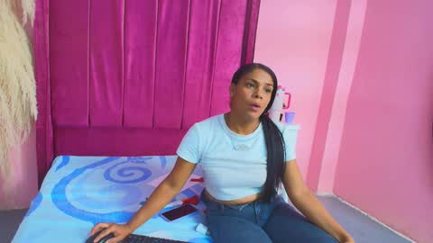 Snapshot of brendarendon chatting on 02/14/26, 04:26 brendarendon online show from 02/14/26, 04:26