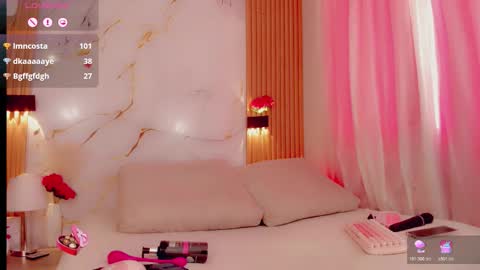 brendasquirtx online show from 11/23/25, 04:29