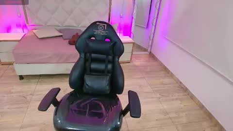 BRENDDA  online show from 11/03/25, 03:30