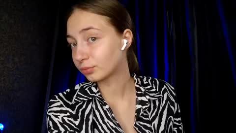 Snapshot of brendelle chatting on 05/19/26, 05:14 Mia online show from 05/19/26, 05:14